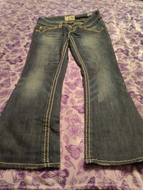 Women’s Dark Wash Boot Cut Jeans with Contrast Stitching